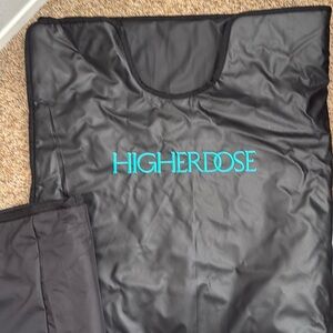 Higherdose v4 InFrared Sauna Blanket + Brand New Bag